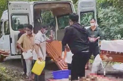 Bí ẩn xe máy cháy trơ khung bên cạnh thi thể trong nghĩa trang