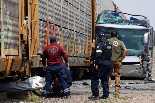 Mexico: Tàu hỏa đâm vào xe buýt chở khách khiến ít nhất 10 người thiệt mạng