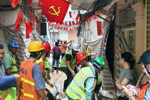 Nguyên nhân sự cố bùn lỏng trào lên mặt phố Giang Văn Minh