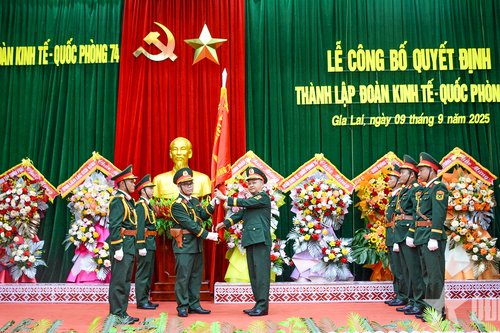 Binh đoàn 15: Công bố Quyết định của Bộ Quốc phòng thành lập 4 đoàn kinh tế - quốc phòng