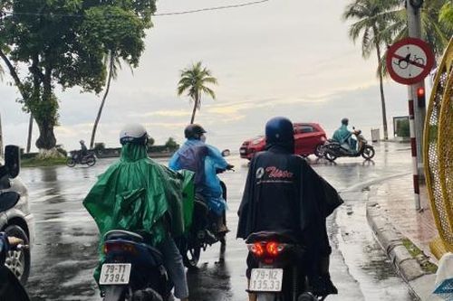 Những ngày mưa gió