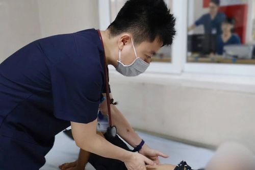 Xử lý ong đốt thế nào để tránh sốc phản vệ, suy đa tạng