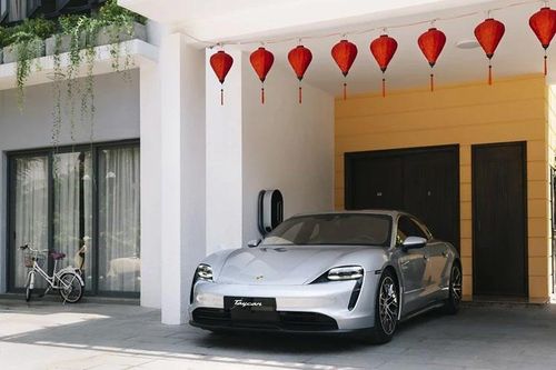 Porsche Taycan chạy điện giá bạc tỷ tại Việt Nam nguy cơ cháy nổ