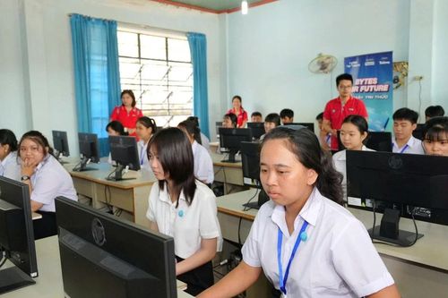 Thắp sáng ước mơ công nghệ cho hơn 1.200 học sinh Đồng Nai