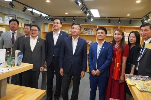 Ra mắt Trung tâm xúc tiến quảng bá hàng Việt Nam tại Osaka, Nhật Bản
