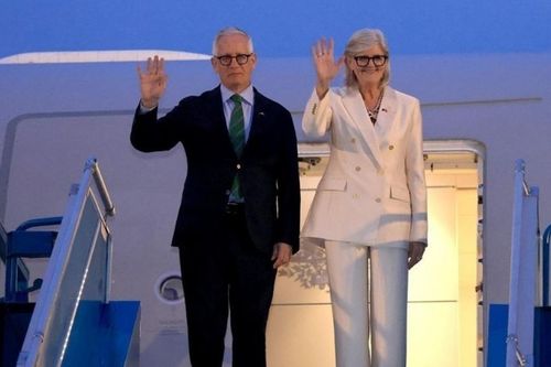 Toàn quyền Australia và Phu quân đến Hà Nội, bắt đầu chuyến thăm cấp Nhà nước tới Việt Nam