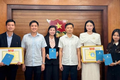 Bí thư Trung ương Đoàn gặp mặt Hội Sinh viên Việt Nam tại Italia