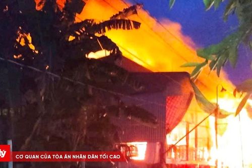 'Bà hỏa' thiêu rụi 3 căn nhà