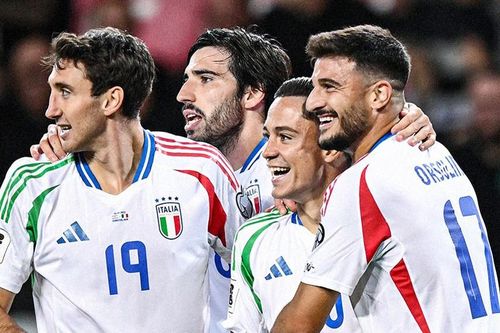 Italia đánh bại Israel sau màn rượt đuổi tỷ số 'điên rồ'