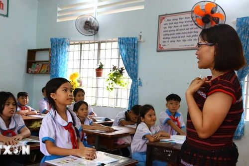 Đồng Nai: Nữ giáo viên tiếng Anh miệt mài gìn giữ văn hóa Chơ Ro