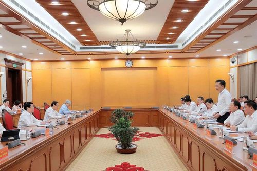 Buổi làm việc của Bộ Chính trị với Ban Thường vụ Tỉnh ủy Hưng Yên, Cà Mau