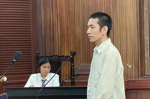 Bị cáo đồng tính thức tỉnh khi nghe lời kêu cứu nghẹn ngào của 'người cũ'