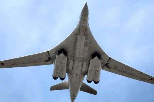 Venezuela bị vây hãm: Liệu Nga có điều 'Thiên nga trắng' Tu-160 tới bảo vệ?