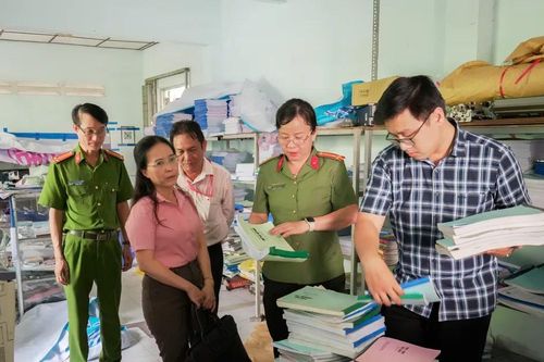 Hơn 500 giáo trình photocopy lậu bị thu giữ tại Cần Thơ