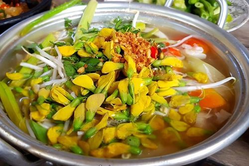 Đặc sản mùa nước nổi miền Tây chỉ có vài tháng, ví như vàng trong đêm phải soi đèn nhặt