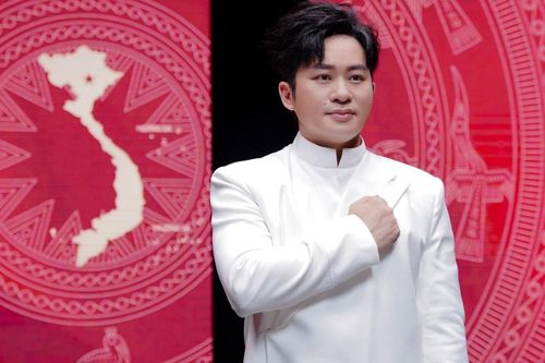 Ca sĩ Tùng Dương: 'Yêu nước không phải là trend'