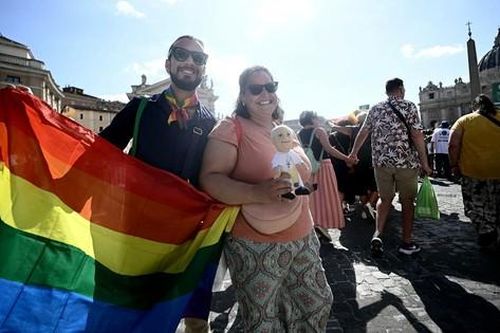 Vatican đón tiếp đoàn hành hương LGBTQ+ đầu tiên