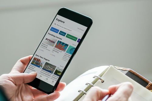Công bố chính sách riêng cho thị trường Việt, Coursera giúp người dùng tiết kiệm tới 60% chi phí
