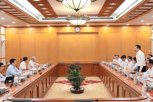 Bộ Chính trị làm việc với 6 Ban Thường vụ Tỉnh ủy
