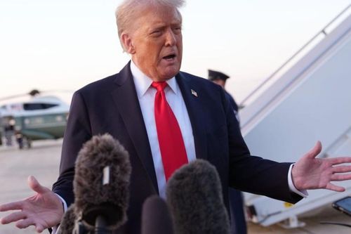Tổng thống Trump kêu gọi doanh nghiệp nước ngoài tuyển dụng và đào tạo lao động Mỹ