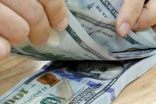 Giao dịch từ 20.000 USD tại trung tâm tài chính quốc tế phải khai báo