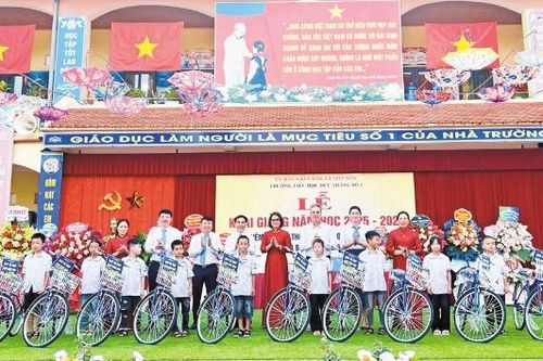 Nâng bước học sinh đến trường