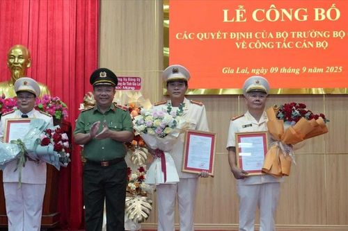 Công an tỉnh Gia Lai công bố các quyết định của Bộ trưởng Bộ Công an về công tác cán bộ