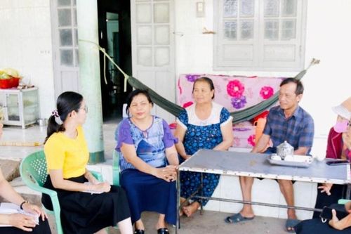 Phụ nữ Chăm giữ gìn an ninh trật tự