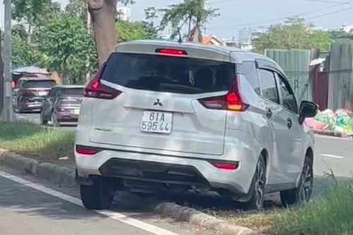 TP.HCM: Xác minh ô tô leo dải phân cách trên đường Nguyễn Văn Linh để chuyển làn