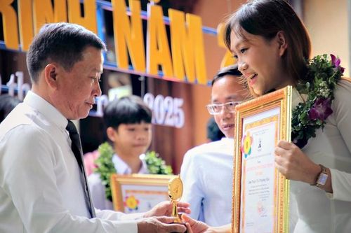 Đà Nẵng trao Giải thưởng Phan Châu Trinh cho 76 cá nhân xuất sắc