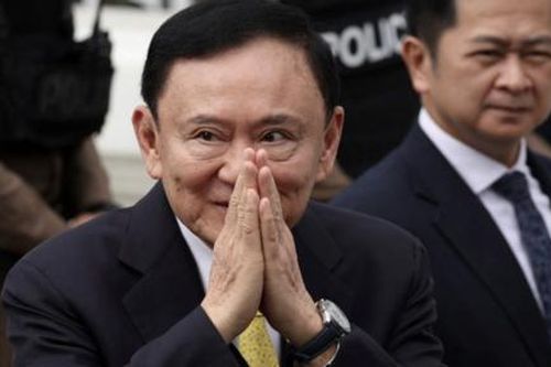 Tòa tối cao Thái Lan tuyên cựu thủ tướng Thaksin án tù một năm
