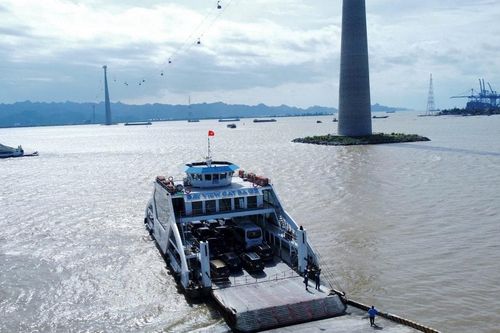 Hải Phòng: Phê bình Sở Xây dựng sau vụ hành khách bị từ chối lên phà rời đảo Cát Bà