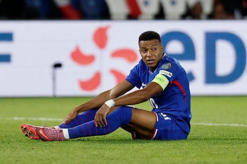 Mbappe giải cứu tuyển Pháp