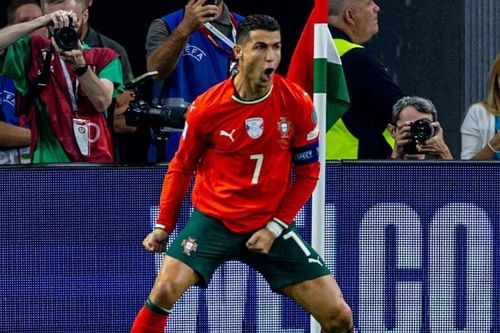 Bàn thắng lịch sử của Ronaldo