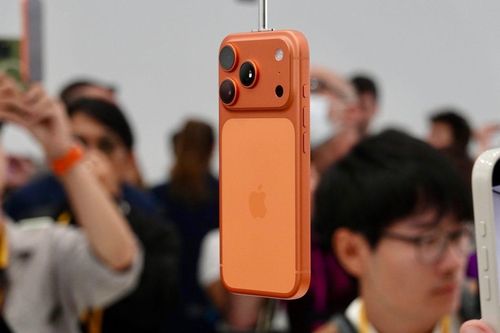 iPhone 17 Pro khác lạ với màu cam, tản nhiệt buồng hơi