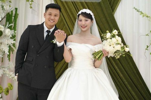 Cưới anh hàng xóm, cô gái được mẹ thưởng nóng 100 triệu đồng