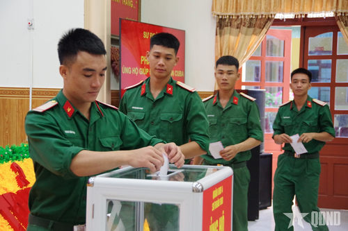 Sư đoàn 968 (Quân khu 4) tham gia ủng hộ nhân dân Cuba