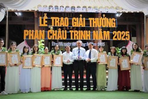 Nhiều địa phương tổ chức trao Giải thưởng Phan Châu Trinh năm 2025