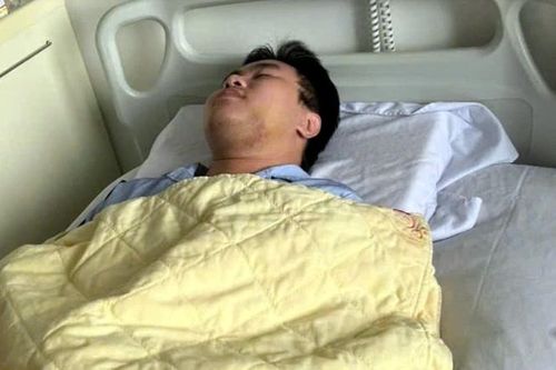 Nam sinh bị đánh gãy xương hàm ở Hà Nội
