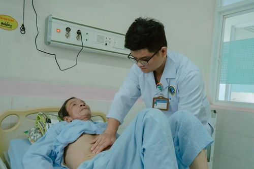 Nút mạch hóa chất cứu người bệnh bị ung thư gan nặng