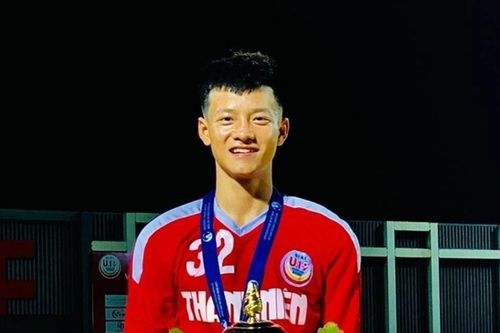 Tiền đạo Thanh Nhàn và những thành tích xuất sắc trong làng bóng đá trẻ Việt Nam
