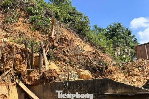 Thấp thỏm sống bên quả đồi chờ sạt lở