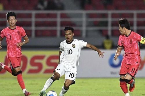 HLV U23 Indonesia đáp trả khi bị so sánh với Shin Tae-yong
