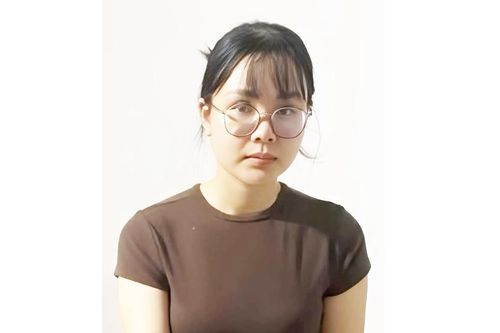 Cô gái lén lút làm điều này ở tiệm nail, rồi ngang nhiên đặt hàng trên Shopee