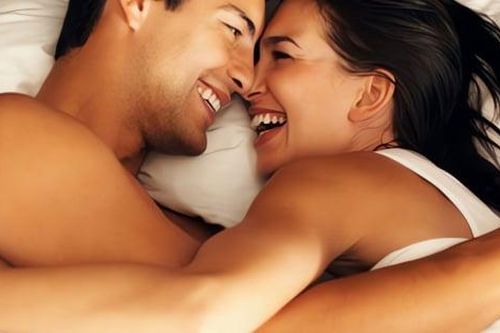 10 cách tăng cường sự đồng điệu trong chuyện chăn gối