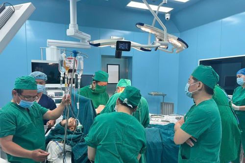 Chuyển khẩn máu từ TP Hồ Chí Minh ra Côn Đảo cứu sống nam sinh nguy kịch sau tai nạn
