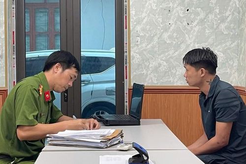 Sang bàn bên cạnh mời bia, người đàn ông bị đánh trọng thương