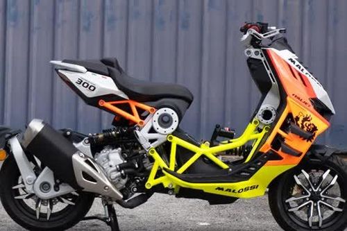 Xe tay ga thể thao động cơ 278cc, giá gần 240 triệu đồng