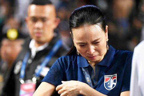 HLV U23 Thái Lan nói thẳng về Madam Pang và khoản thưởng đặc biệt