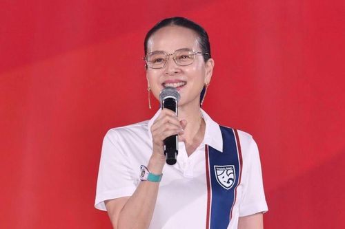 Madam Pang ra 'mệnh lệnh' soán ngôi tuyển Việt Nam